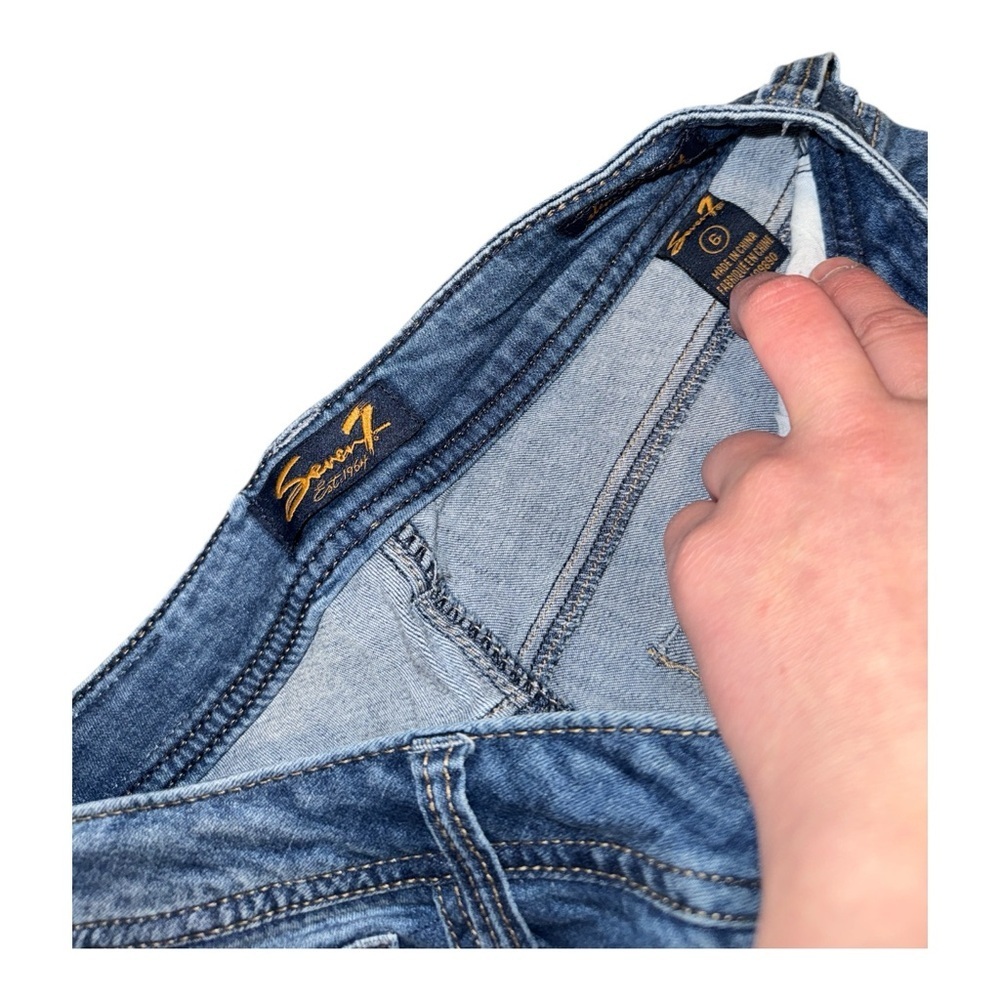 Seven7 Women's Blue Distressed Capri Jeans - Picture 3 of 4